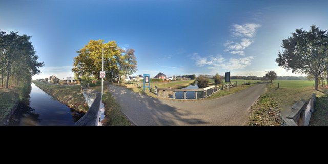 3: IMG_8093<br>Klik op de expansie knop rechts boven om dit in een 3D-viewer te bekijken