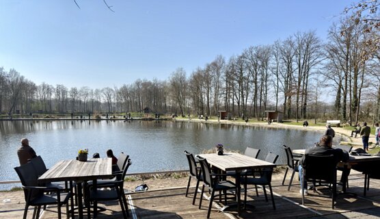 10: IMG_0147<br>Visvijver WILD