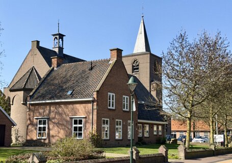 23: IMG_0170<br>De kerk in Reutum begin en eindpunt van de wandeling,