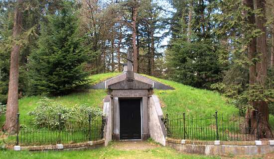 Grafkelder dan de familie Van Pallandt van Eerde