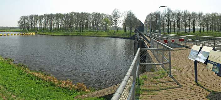 Panorama van de stuw bij Vilsteren