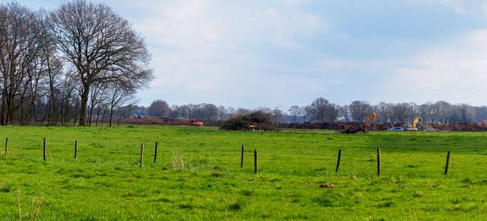 Rheeze, Rheezerbelten, Rheezermaten<br>Ten zuiden van Hardenberg wordt een nieuw pad langs de Vecht aangelegd