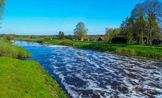 Stegeren, Vechtdal<br>Er stroomt veel water door de Vecht, zonde om dat af te voeren!
