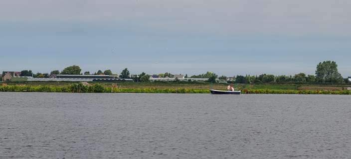 Wijde Aa<br>Links Park Wijde Aa, rechts de Veendermolen