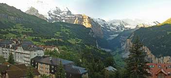 Zonsopgang vanaf balcon hotel Belverdere