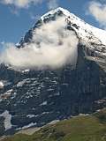 Wolk blijft kleven aan de Eiger-noordwand